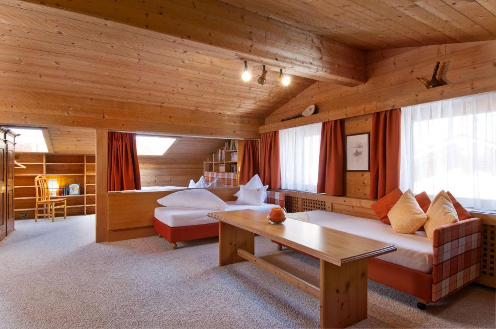 Toni Hotel